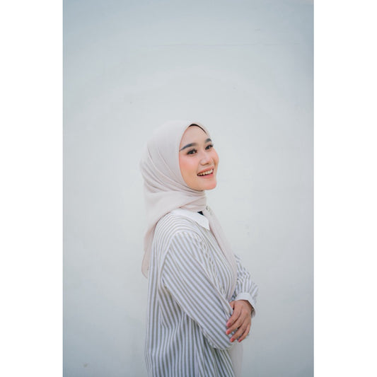 Lily Voal Square Nameera Style Kerudung Segi Empat