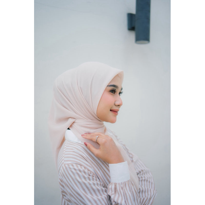 Lily Voal Square Nameera Style Kerudung Segi Empat