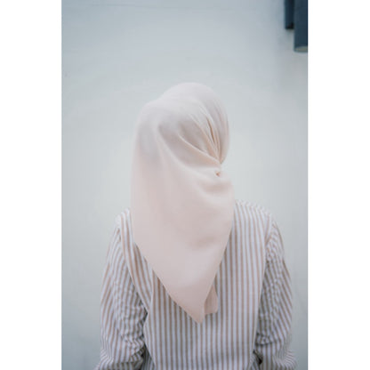 Lily Voal Square Nameera Style Kerudung Segi Empat